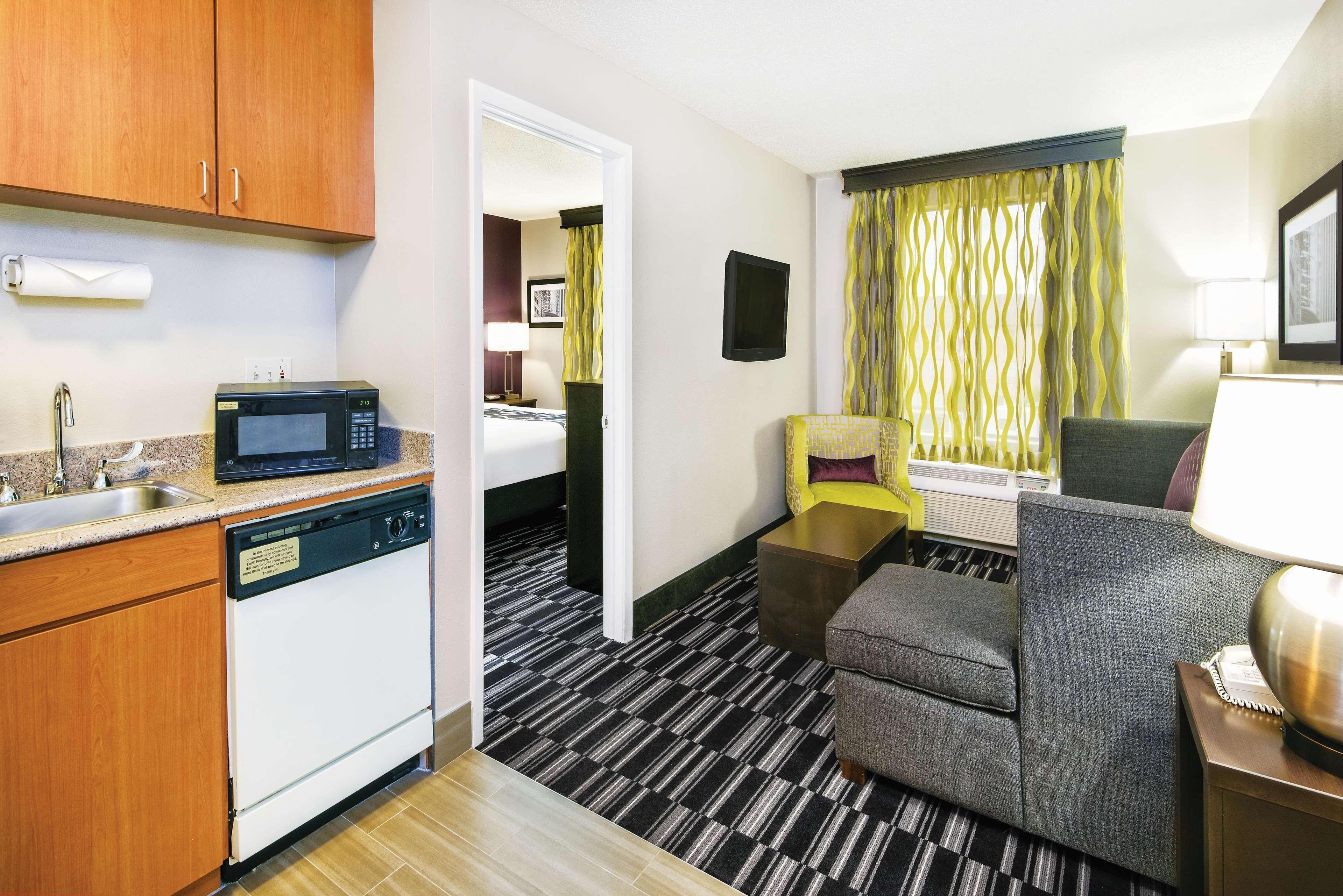 La Quinta Inn & Suites By Wyndham The Woodlands Spring Eksteriør bilde