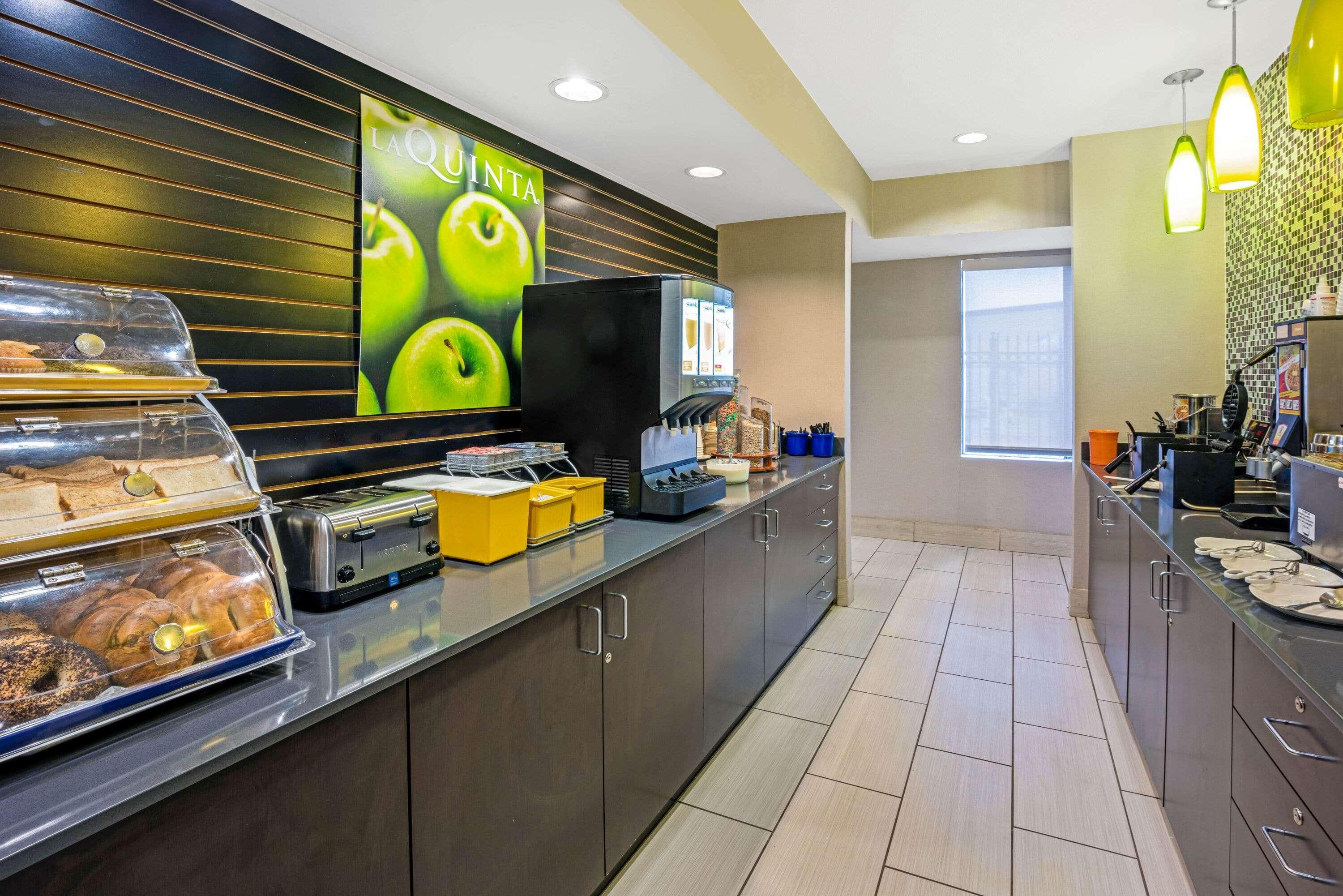 La Quinta Inn & Suites By Wyndham The Woodlands Spring Eksteriør bilde